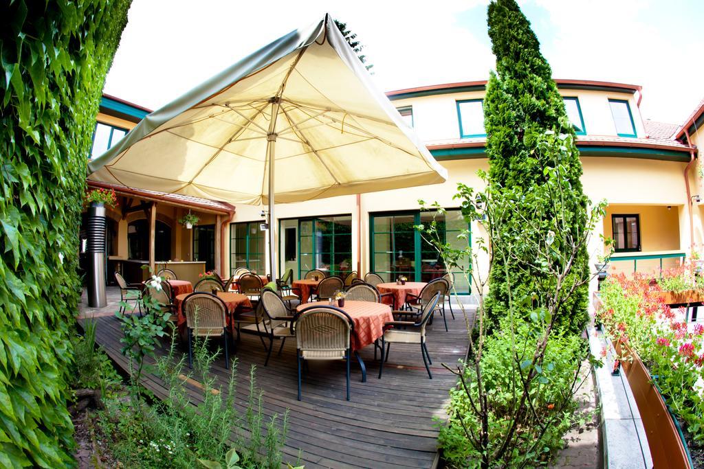 Mathias Rex Hotel Szentendre Exterior photo